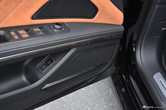 2022款奥迪A8L Horch创始人版 经典型