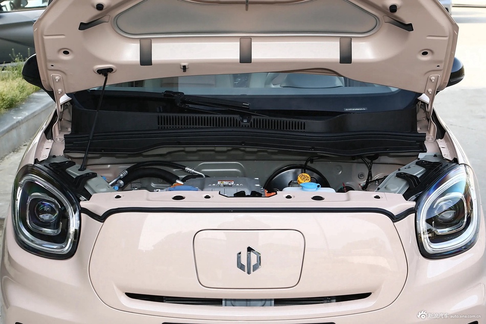 2023款零跑T03 403轻享版