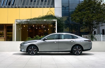2025款逸动PHEV 智慧新蓝鲸 145KM 战舰版 官图