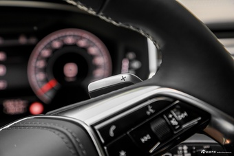 2022款奥迪A8L 改款 55 TFSI quattro 旗舰型