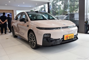 2025款零跑B01 650激光雷达版