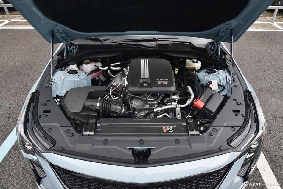 2025款凯迪拉克CT5 28T 赛道性能版