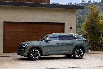 2027款大众Atlas Cross Sport SEL 4MOTION R-Line