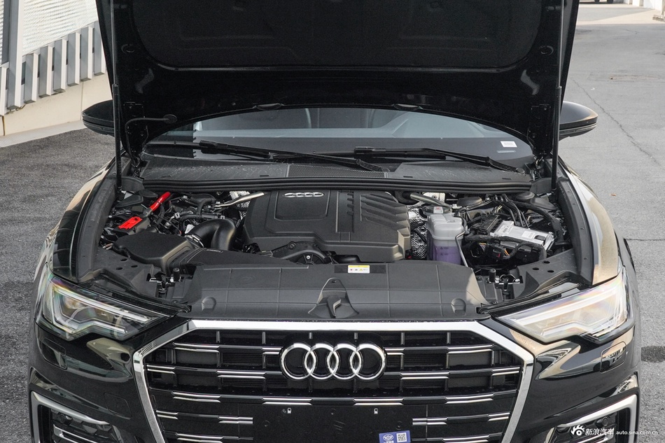2026款奥迪A6L 40 TFSI 豪华动感型