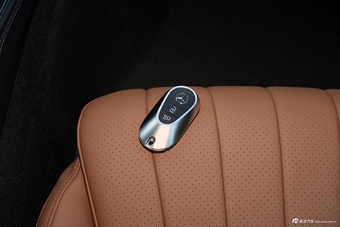 2026款奔驰E级 260 L 经典型