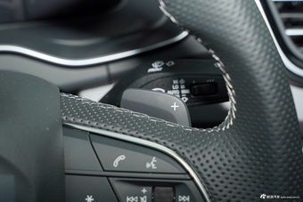 2025款奥迪Q5L 45周年典藏版 45 TFSI 豪华动感型