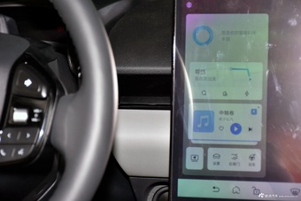 2025款一汽丰田bZ5 550 PRO智行版