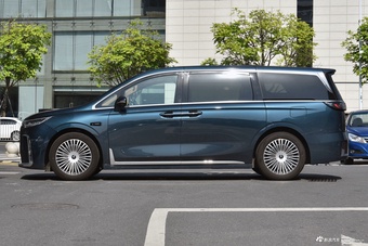 2025款岚图梦想家 PHEV 四驱尊贵乾崑版