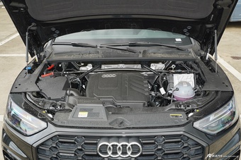 2025款奥迪Q5L 45周年典藏版 45 TFSI 豪华动感型图片