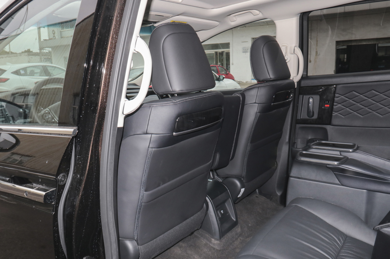 2019款艾力绅混动2.0L自动至尊版