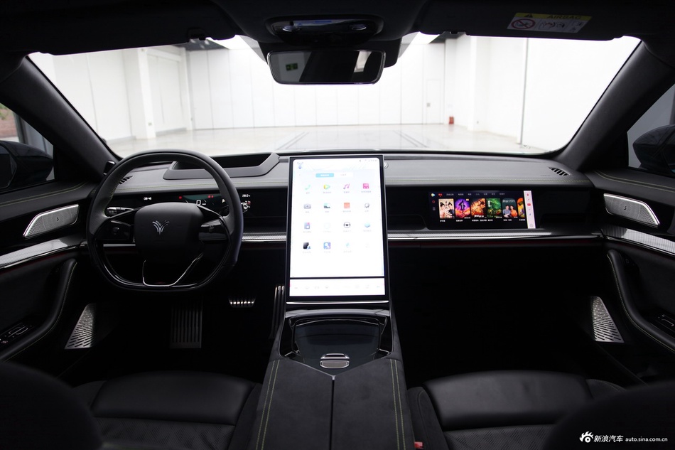 2022款哪吒S 纯电 耀世版