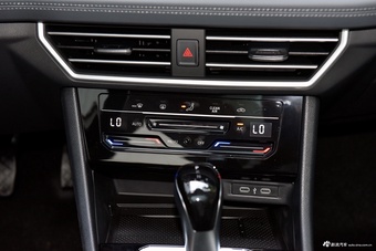 2025款速腾 改款 300TSI DSG卓越版