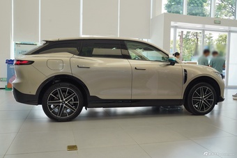 2025款岚图知音 后驱乾崑版