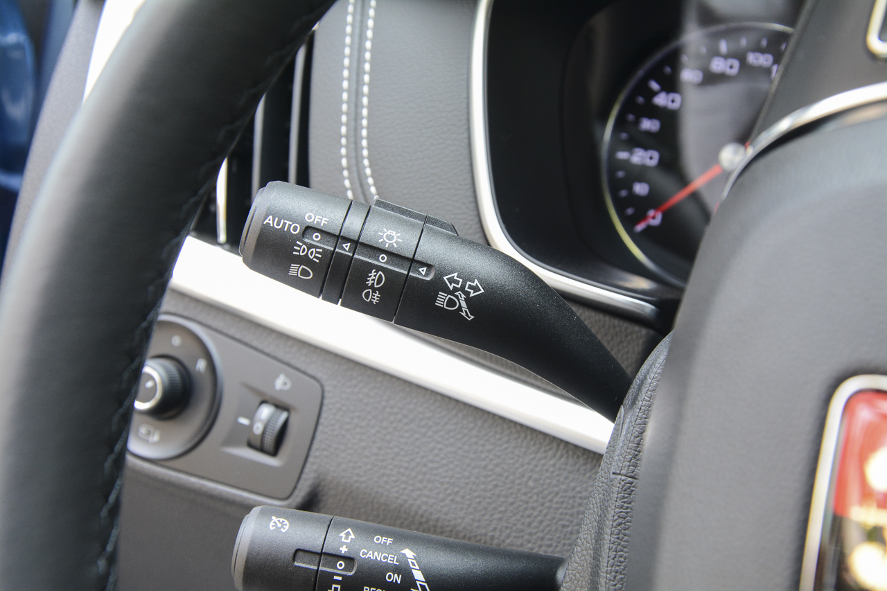 2020款荣威RX5 20T自动4G互联超越旗舰版