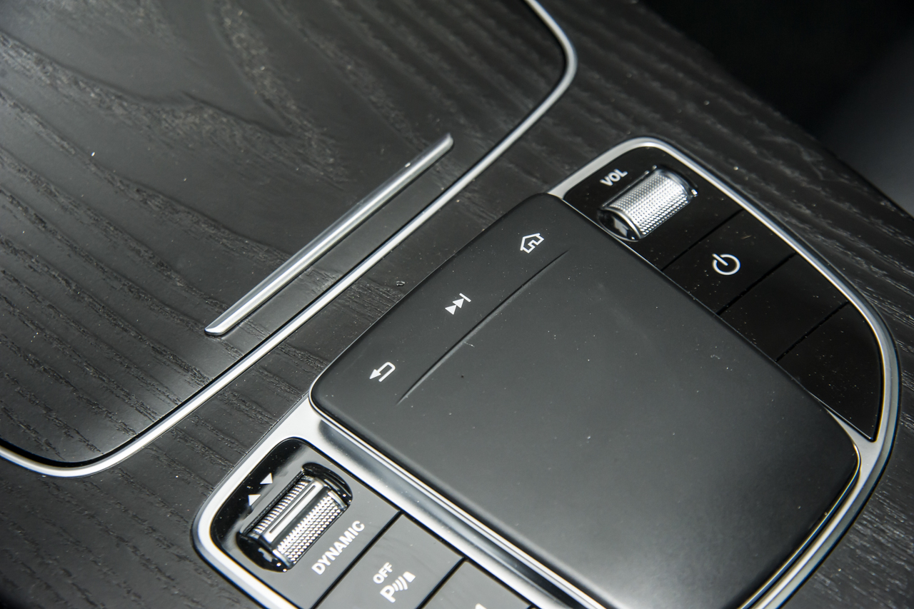 2020款奔驰E级改款2.0T自动 300L 运动时尚型