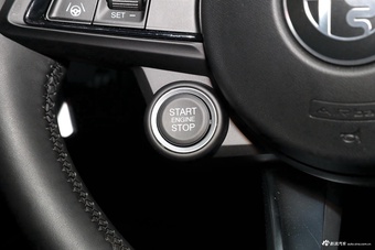 2024款Giulia 2.0T 280HP致敬传奇版