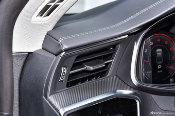 2024款奥迪A7L 45 TFSI quattro 奢享型
