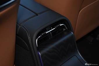 2025款奔驰E级 E 300 L 时尚运动型