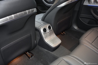 2021款奔驰E级改款 E 300 L 运动豪华型 