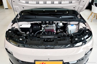 2025款零跑B01 650激光雷达版图片