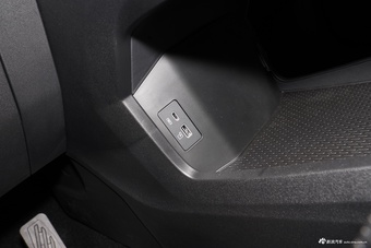 2025款风云T9 120 长续航版旗舰型 7座 磷酸铁锂