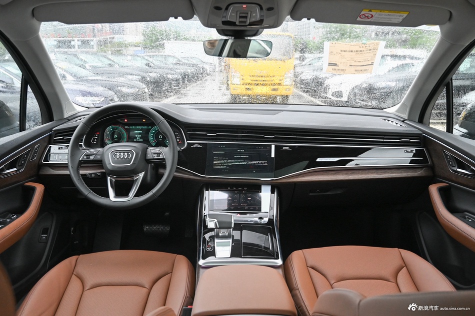 2025款奥迪Q7 55 TFSI quattro S line黑武士型