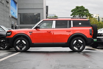 2026款福特智趣烈马 墨钻增程版