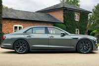 2026款飞驰混动 Flying Spur 官图