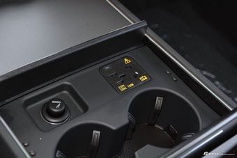 2022款奥迪A8L Horch创始人版 经典型