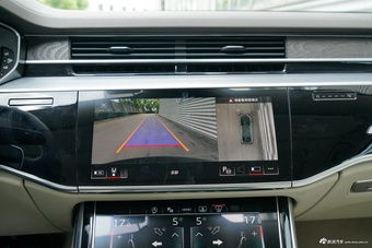 2024款奥迪A8L Horch创始人版 55TFSI