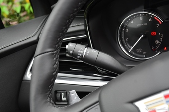 2021款凯迪拉克XT6 28T 六座四驱豪华运动型