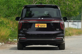 2026款红旗HQ9 PHEV 2.0T 四驱尊贵版