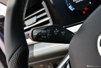 2025款帕萨特 Pro 380TSI 龙尊版