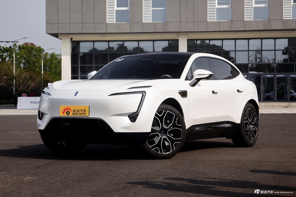 2022款阿维塔11 超长续航双电机奢享版