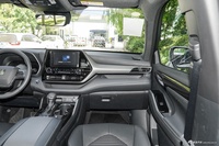 2022款皇冠陆放 2.0T 劲享版