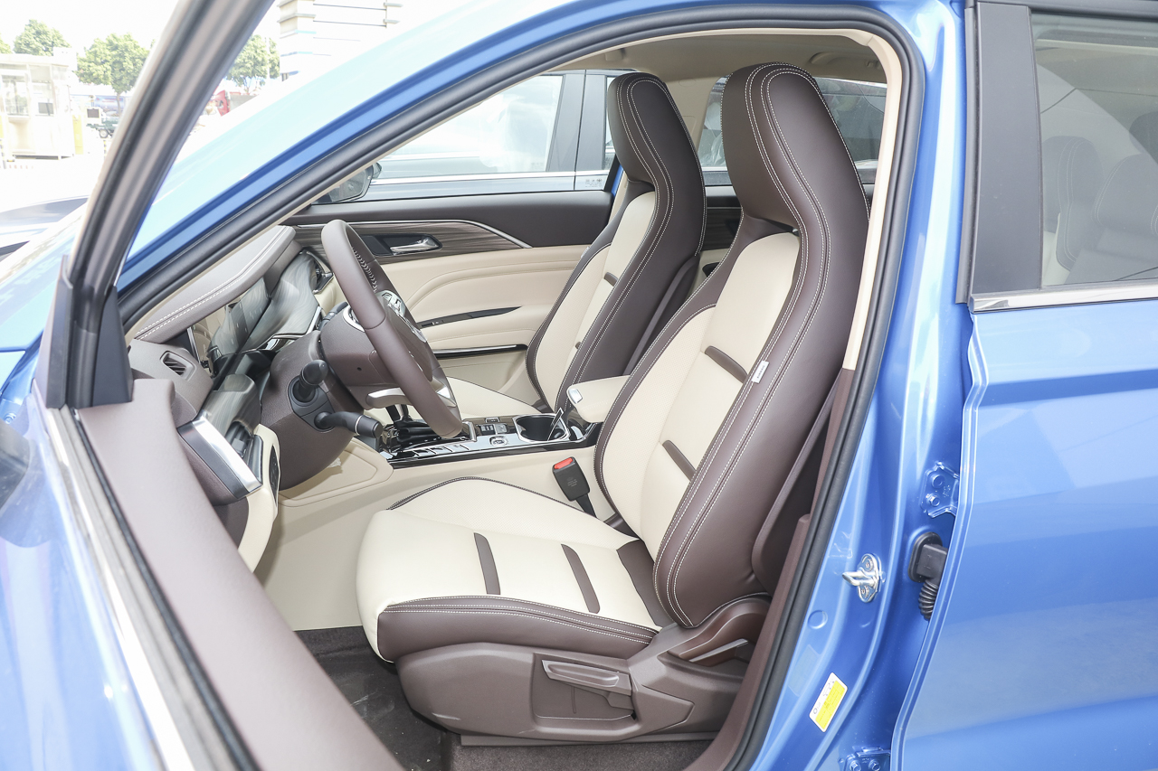 2019款奔腾T77 1.2T自动豪华型230 TID