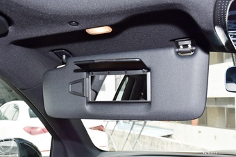 2025款奔驰GLC改款 300 L 4MATIC 动感型 7座