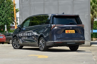 2026款别克GL8插混 陆尊 奢享版