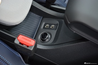 2025款MINI 2.0T COOPER S 艺术家 五门版