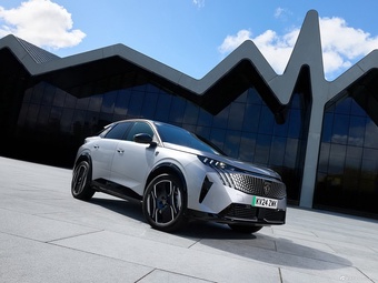 2024款标致E-3008 GT 英国版