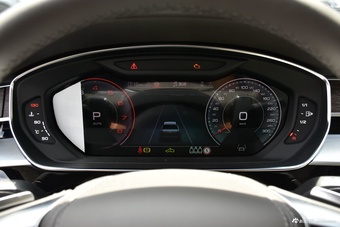 2025款奥迪A8L 55 TFSI quattro 旗舰型