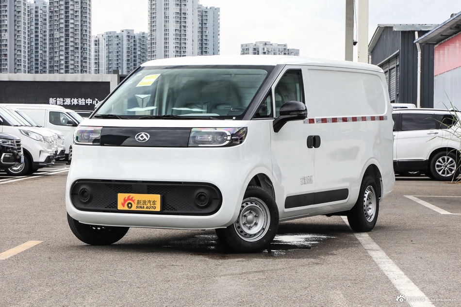 2023款上汽大通MAXUS 大拿V1 短轴低顶