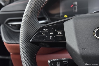 2026款奥迪Q5L 智混豪华版