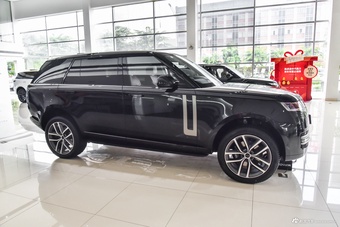 2026款揽胜 3.0 L6 400PS HSE长轴版