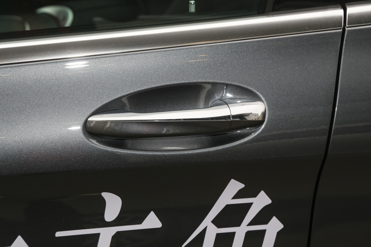 2020款奔驰C级C 260L 1.5T自动运动版