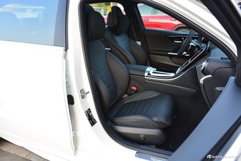 2024款奔驰C级 C 260 L 4MATIC 运动版