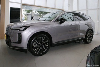 2026款沃尔沃XC70插电 四驱超长续航