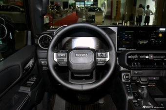 2025款普拉多 2.4T 全能TX版 5座