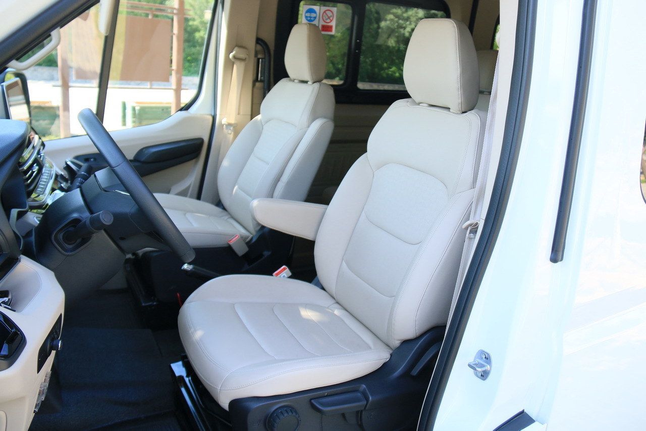 2019款上汽MAXUS V90 自动单胎长轴高顶9座