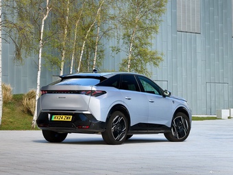 2024款标致E-3008 GT 英国版